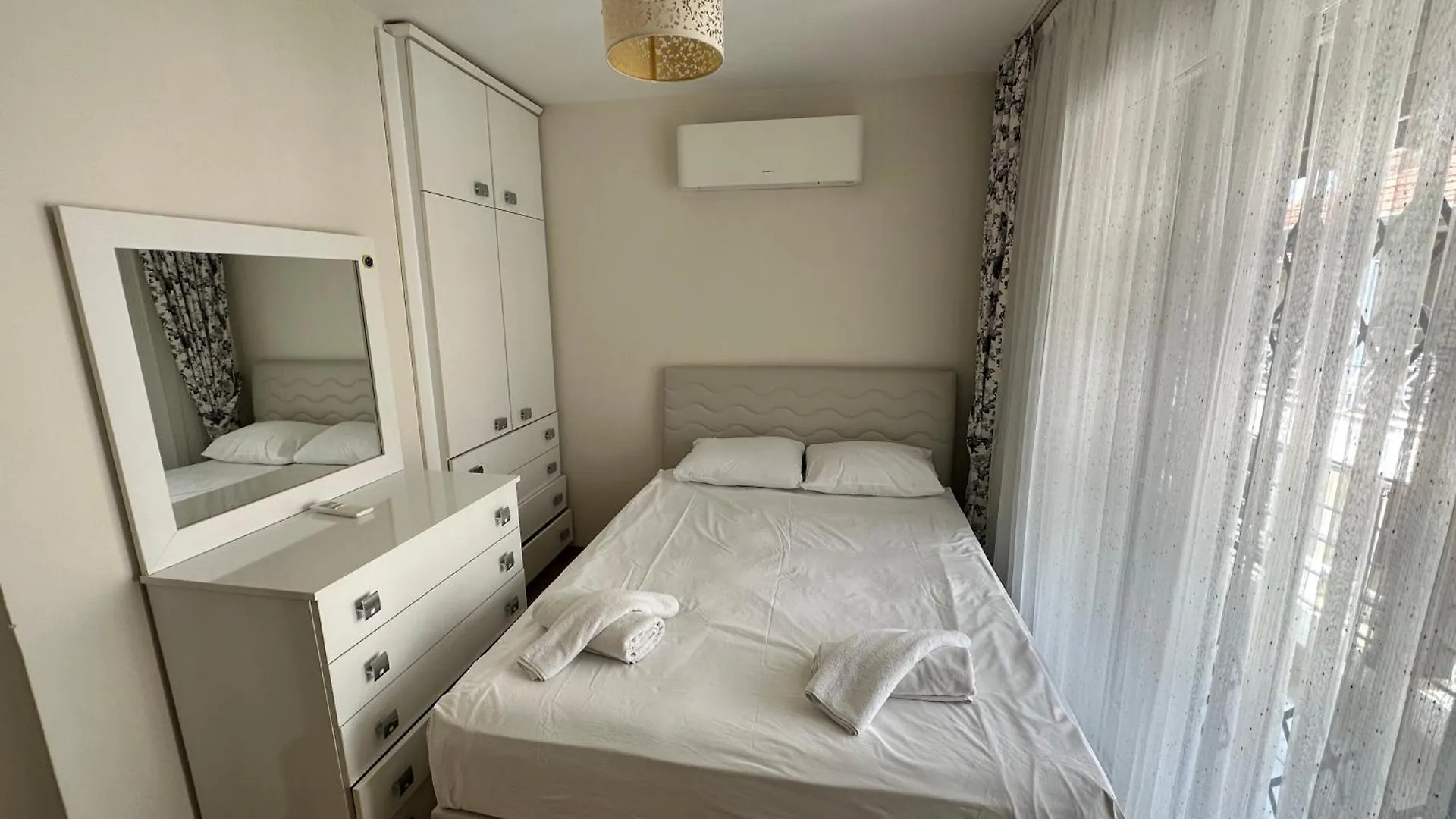 Nefiss Avm Ve Denize Yakin Villa Kusadası Turcia