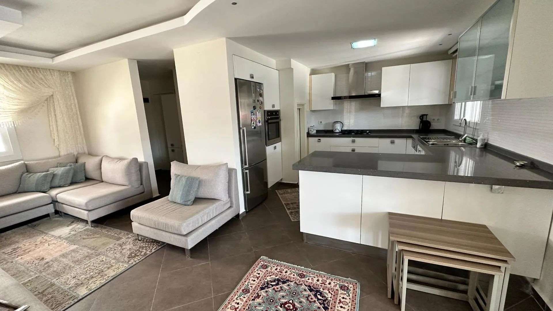 Nefiss Avm Ve Denize Yakin Villa Kusadası