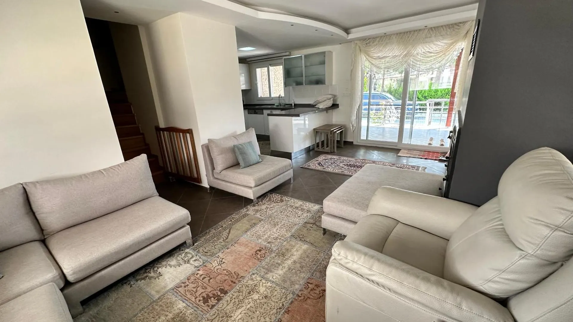 Nefiss Avm Ve Denize Yakin Villa 库萨达斯