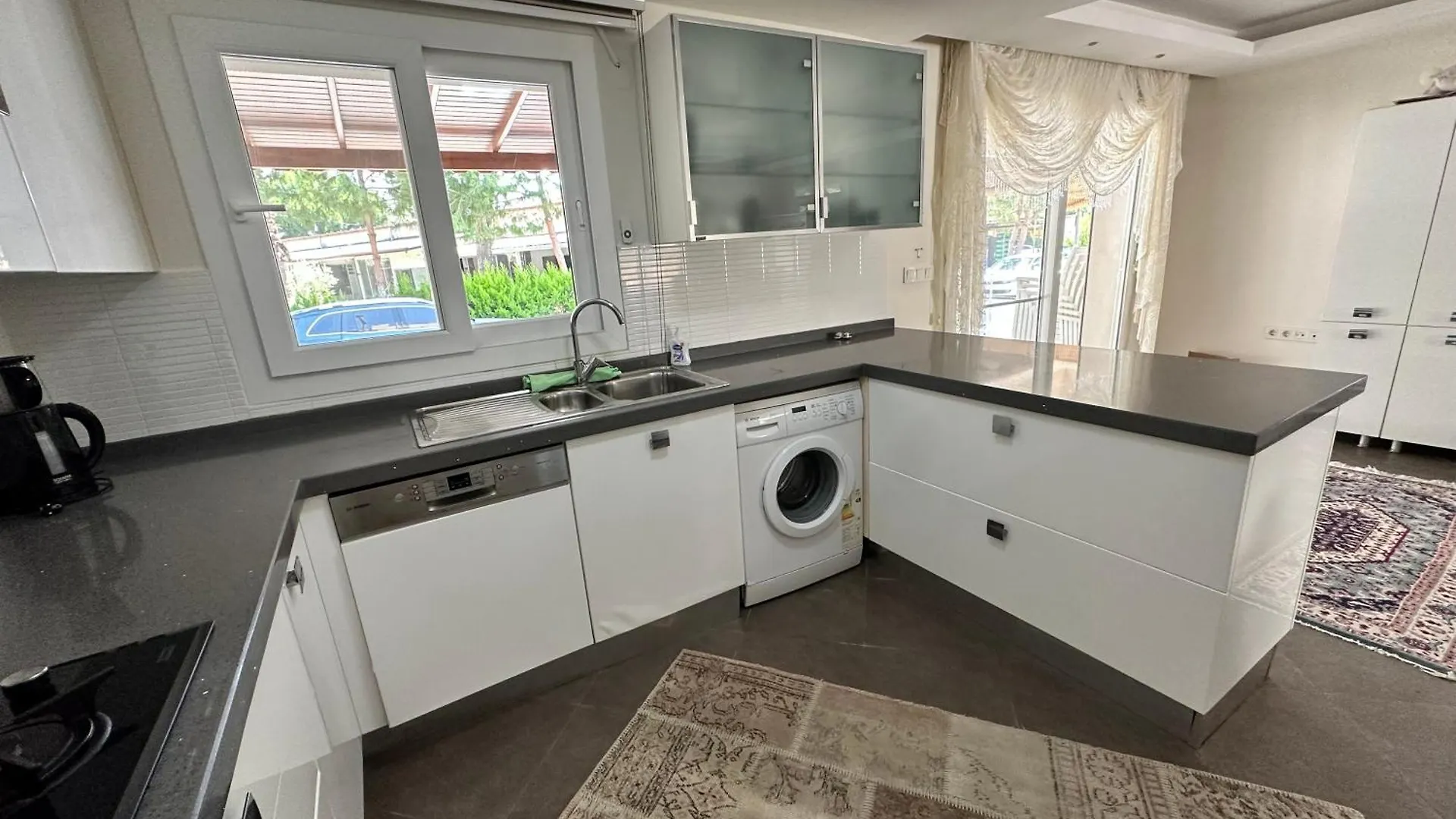 Nefiss Avm Ve Denize Yakin Villa 库萨达斯 0*,  土耳其